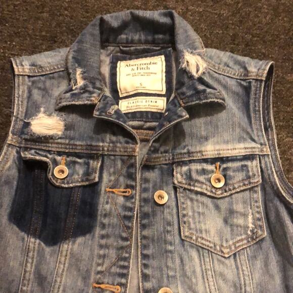 Abercrombie & Fitch Brand Size Small Denim Vest Jean Distressed Medium Wash - Picture 2 of 7